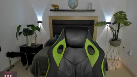 Juliana online show from March 8, 3:06 am