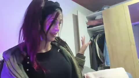 Snapshot of catt_evans1 chatting on December 28, 4:30 am CATT EVANS online show from December 28, 4:30 am