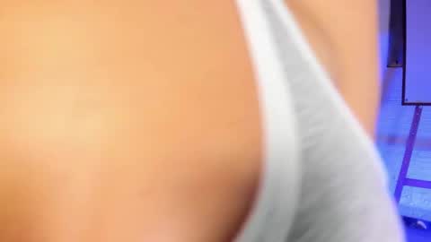 catvalentinee_ online show from December 4, 6:11 am