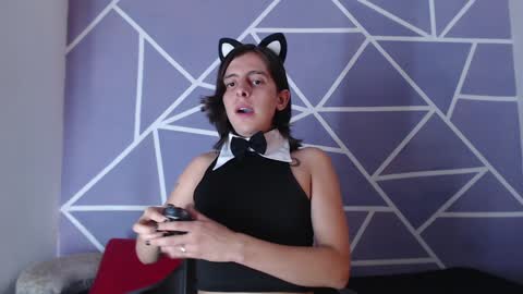 cava_pretty online show from December 18, 8:31 am