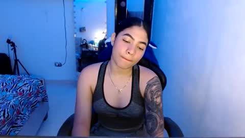 Caylinn online show from November 27, 4:03 am