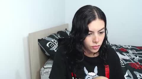 Snapshot of cazadora80s chatting on December 10, 12:28 am cazadora80s online show from December 10, 12:28 am