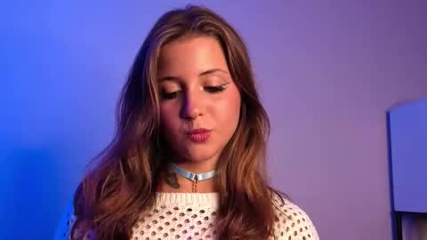 Lina  online show from November 6, 9:15 pm