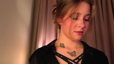 Lina  online show from November 29, 7:06 pm