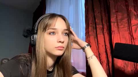 Lily online show from November 13, 12:04 pm