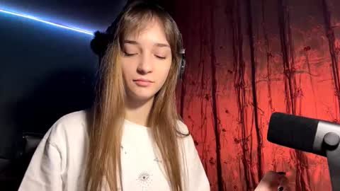 Lily online show from November 15, 12:02 pm