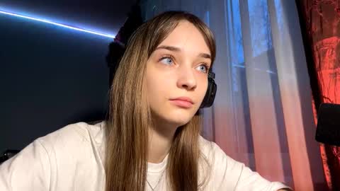 Lily online show from November 17, 12:44 pm