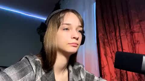 Lily online show from November 18, 12:20 pm