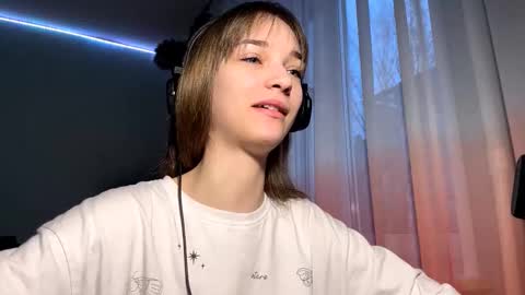 Lily online show from November 22, 12:04 pm