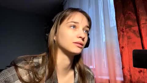 Lily online show from November 25, 12:05 pm