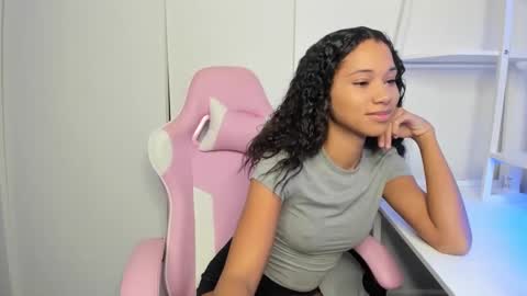 Snapshot of cedaya555 chatting on February 18, 5:42 am CEDAYA555 online show from February 18, 5:42 am