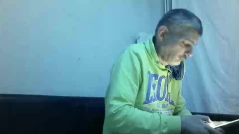 Snapshot of cedricodereims51 chatting on December 17, 7:53 pm cedricodereims51 online show from December 17, 7:53 pm