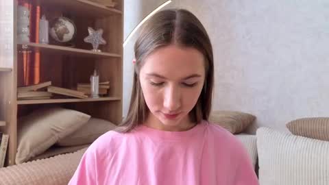 Josie Manesi online show from September 9, 6:24 am