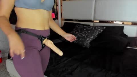 celeste_starsss online show from February 28, 12:43 am