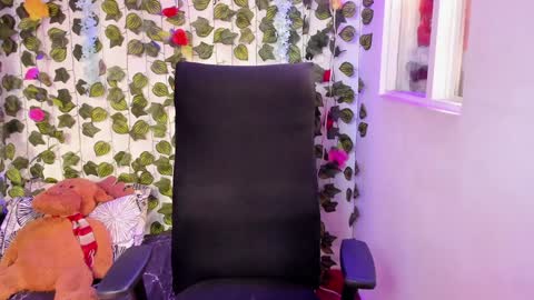 Celestineeeeee online show from December 14, 7:46 pm