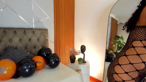 CHAARLOTTEE online show from October 11, 9:35 pm