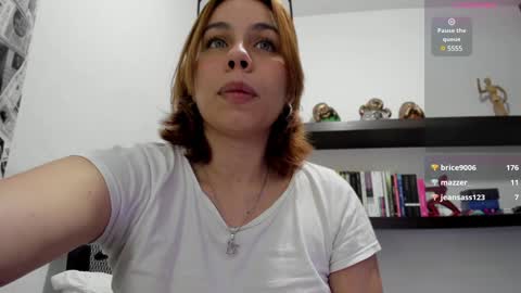 Snapshot of chabela_ chatting on December 17, 2:55 am Isa online show from December 17, 2:55 am