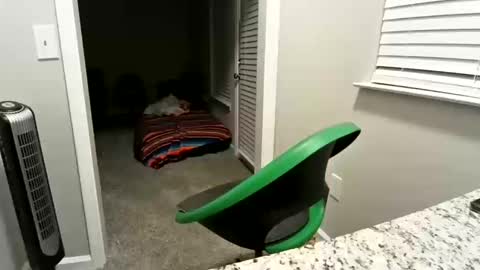 Snapshot of chacho1968 chatting on October 10, 9:52 am Chuck online show from October 10, 9:52 am