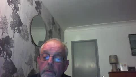 Snapshot of champers37 chatting on December 4, 7:23 pm Champers online show from December 4, 7:23 pm
