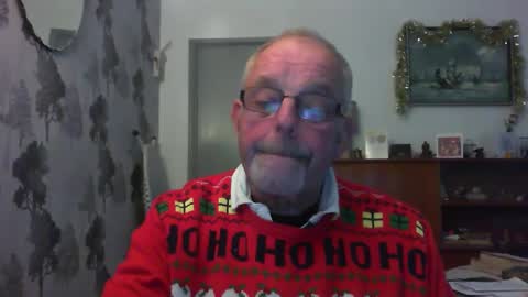 Snapshot of champers37 chatting on December 11, 11:51 am Champers online show from December 11, 11:51 am