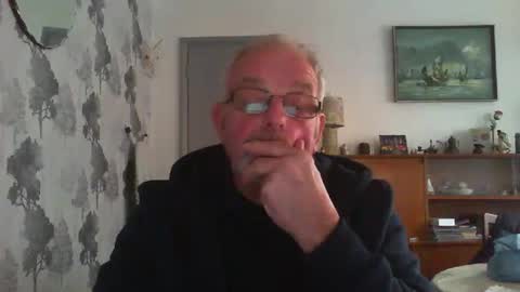 Snapshot of champers37 chatting on February 1, 3:18 pm Champers online show from February 1, 3:18 pm