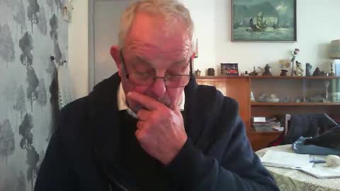 Snapshot of champers37 chatting on February 27, 3:15 pm Champers online show from February 27, 3:15 pm