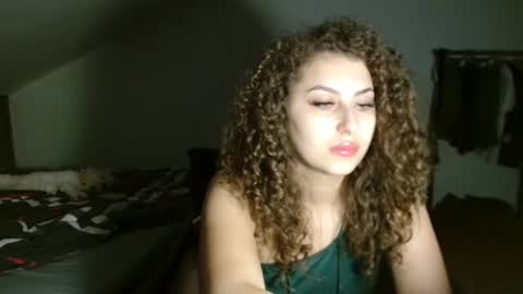 Snapshot of chanelis069 chatting on March 8, 8:25 pm Stephanieblisss online show from March 8, 8:25 pm