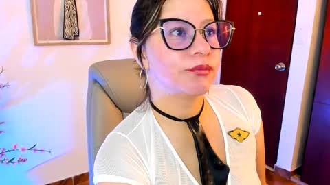 chanell online show from November 10, 12:48 pm