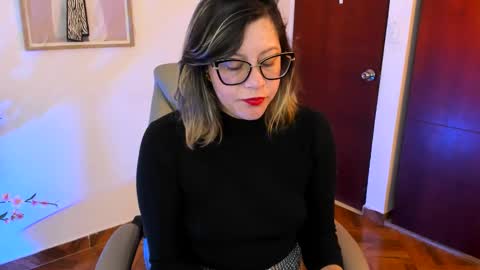 chanell online show from November 12, 9:21 am