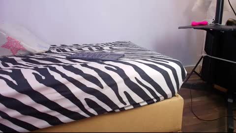 Snapshot of chantal_taylor_ chatting on October 17, 12:08 pm Raquel online show from October 17, 12:08 pm