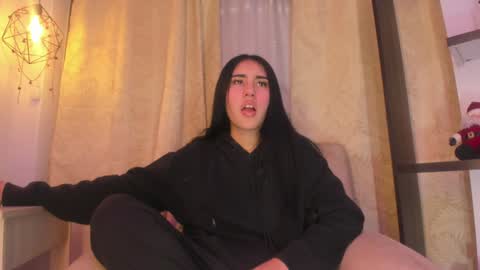 Chantall online show from December 3, 3:09 am