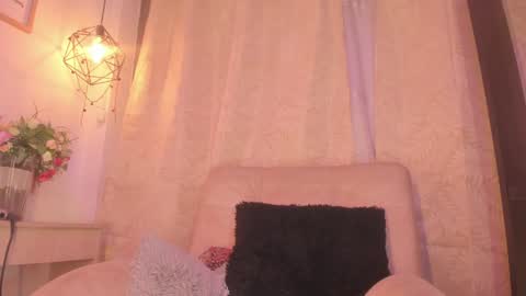 Chantall online show from December 11, 9:19 am