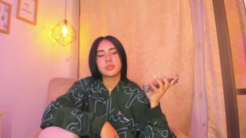 Chantall online show from January 13, 7:32 am