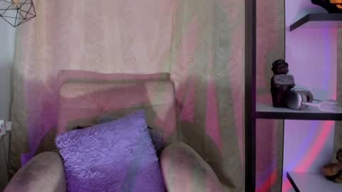 Chantall online show from February 8, 4:36 am