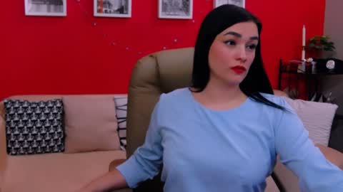 The Queen online show from January 12, 1:21 am