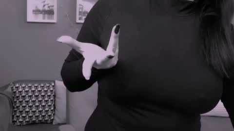 The Queen online show from January 26, 10:02 am