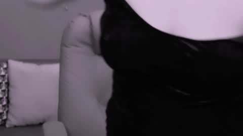 The Queen online show from January 26, 7:09 pm