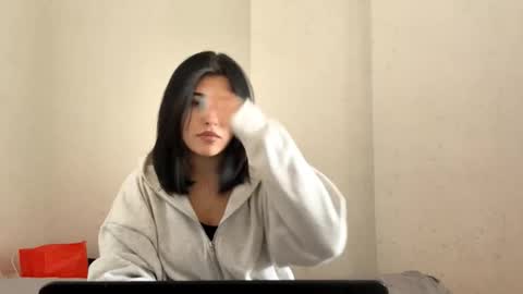 Lola online show from November 30, 7:56 am