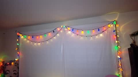 Charli online show from December 7, 1:25 am