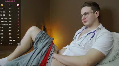 Snapshot of charlie_smiley chatting on December 1, 7:03 pm Charlie Smiley online show from December 1, 7:03 pm