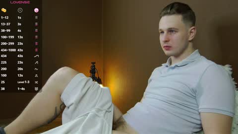 Snapshot of charlie_smiley chatting on December 7, 2:20 am Charlie Smiley online show from December 7, 2:20 am