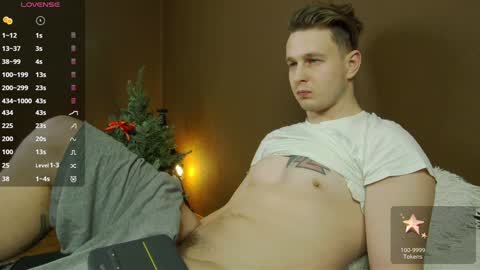 Snapshot of charlie_smiley chatting on December 22, 1:00 pm Charlie Smiley online show from December 22, 1:00 pm