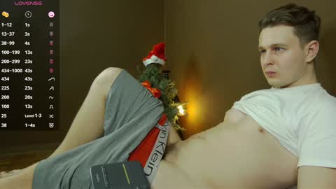 Snapshot of charlie_smiley chatting on January 2, 2:00 am Charlie Smiley online show from January 2, 2:00 am