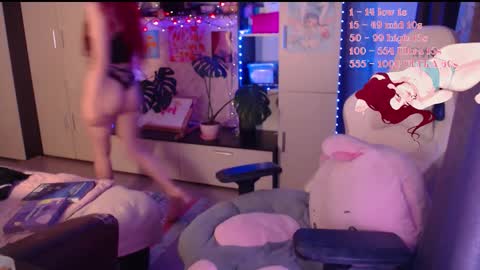 Snapshot of charlie_wtf chatting on October 10, 7:57 pm charlie online show from October 10, 7:57 pm