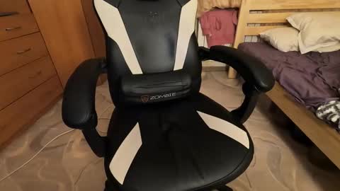 Charlie online show from October 17, 9:39 pm