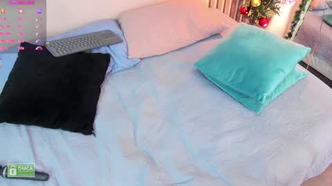 Snapshot of charloottee_1 chatting on December 29, 3:03 pm Char 3 Lets go for the 100 Thumb-Up online show from December 29, 3:03 pm