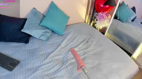 Snapshot of charloottee_1 chatting on March 1, 12:12 pm Char 3 Lets go for the 100 Thumb-Up online show from March 1, 12:12 pm