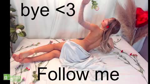 Snapshot of charloottee_1 chatting on March 1, 6:21 pm Char 3 Lets go for the 100 Thumb-Up online show from March 1, 6:21 pm