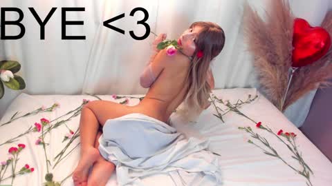 Snapshot of charloottee_1 chatting on March 5, 2:56 pm Char 3 Lets go for the 100 Thumb-Up online show from March 5, 2:56 pm