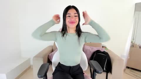    online show from February 9, 7:52 pm